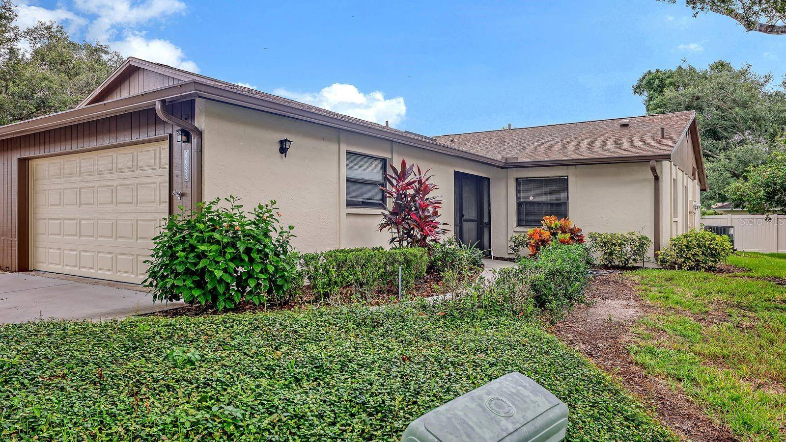4633 OAK HILL DR #13, Sarasota, FL 34232