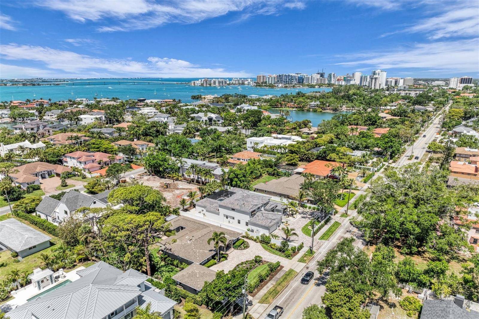 1395 HARBOR DR, Sarasota, FL 34239
