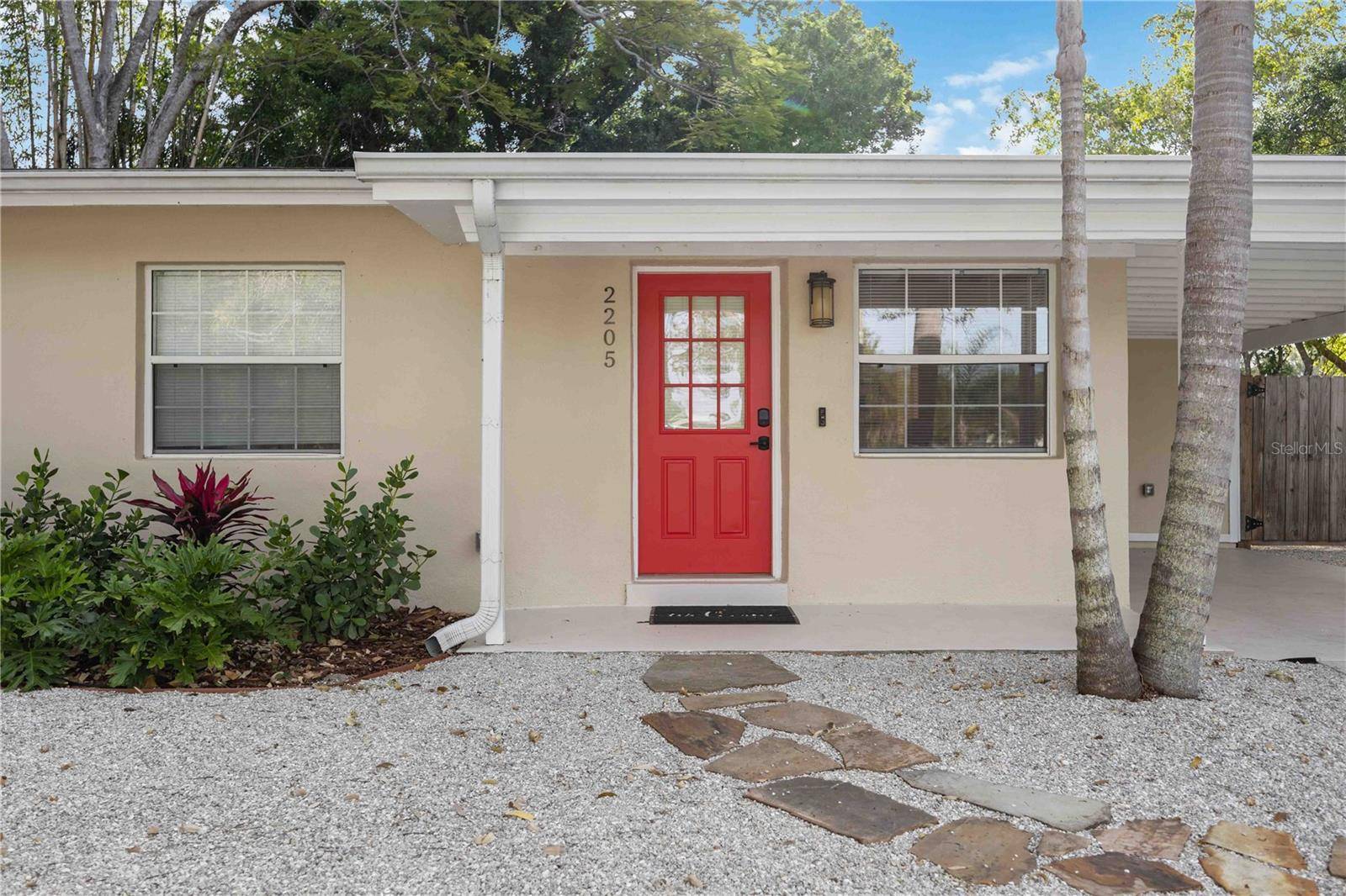 2205 FLOYD ST, Sarasota, FL 34239