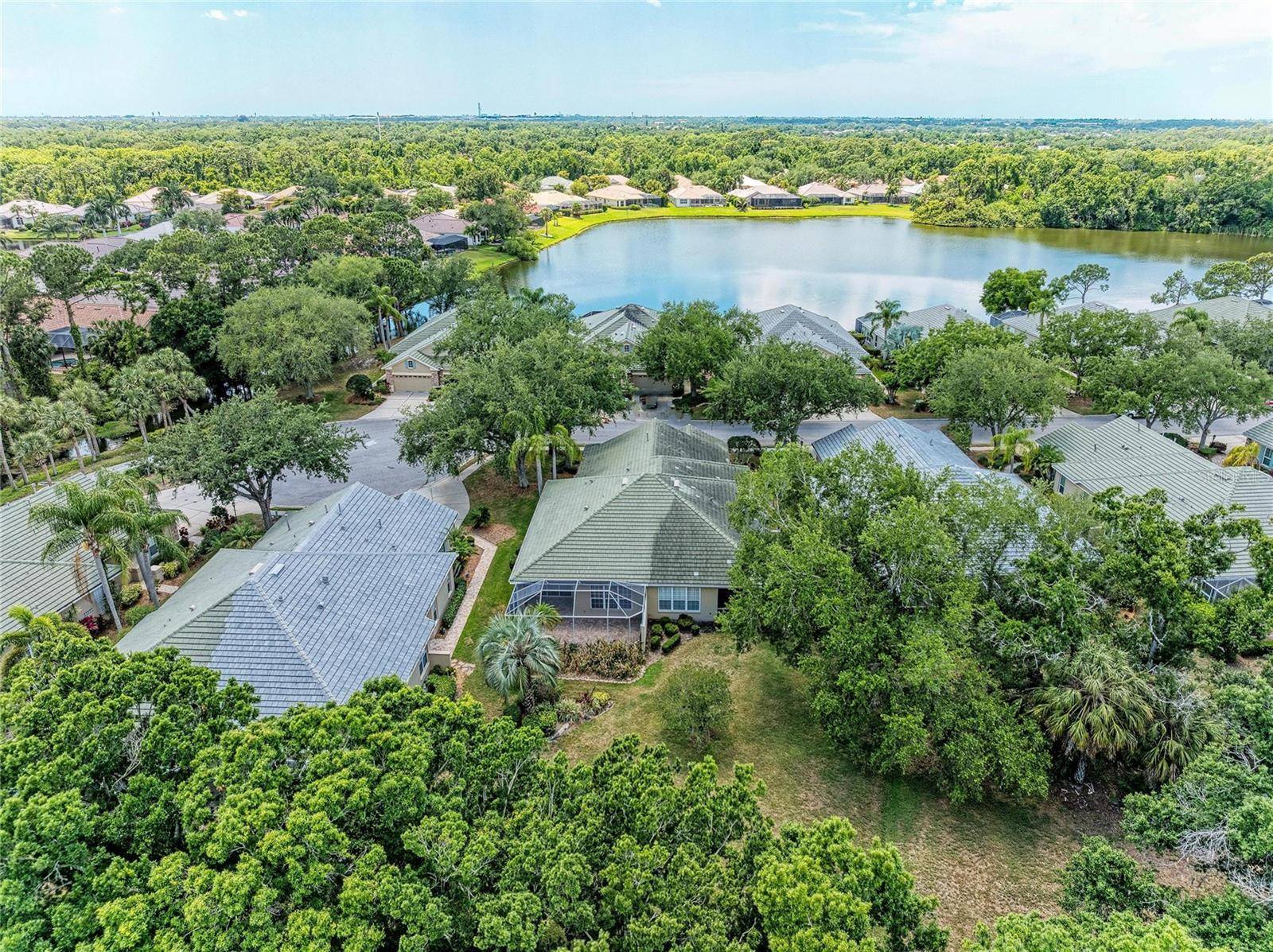5047 LAKESCENE PL, Sarasota, FL 34243
