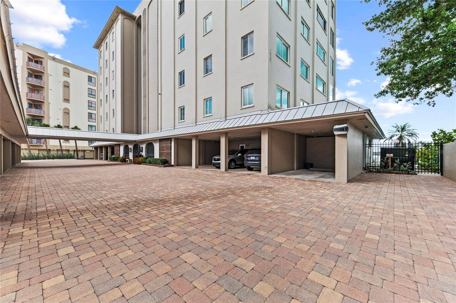 350 GOLDEN GATE PT #61, Sarasota, FL 34236
