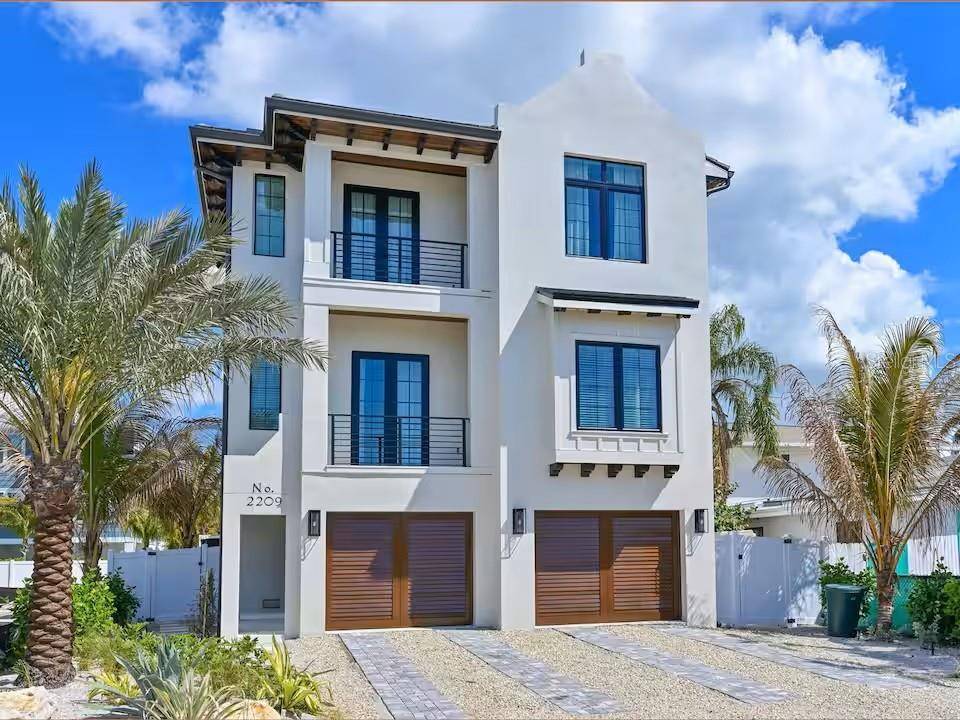 2209 AVENUE B, Bradenton Beach, FL 34217