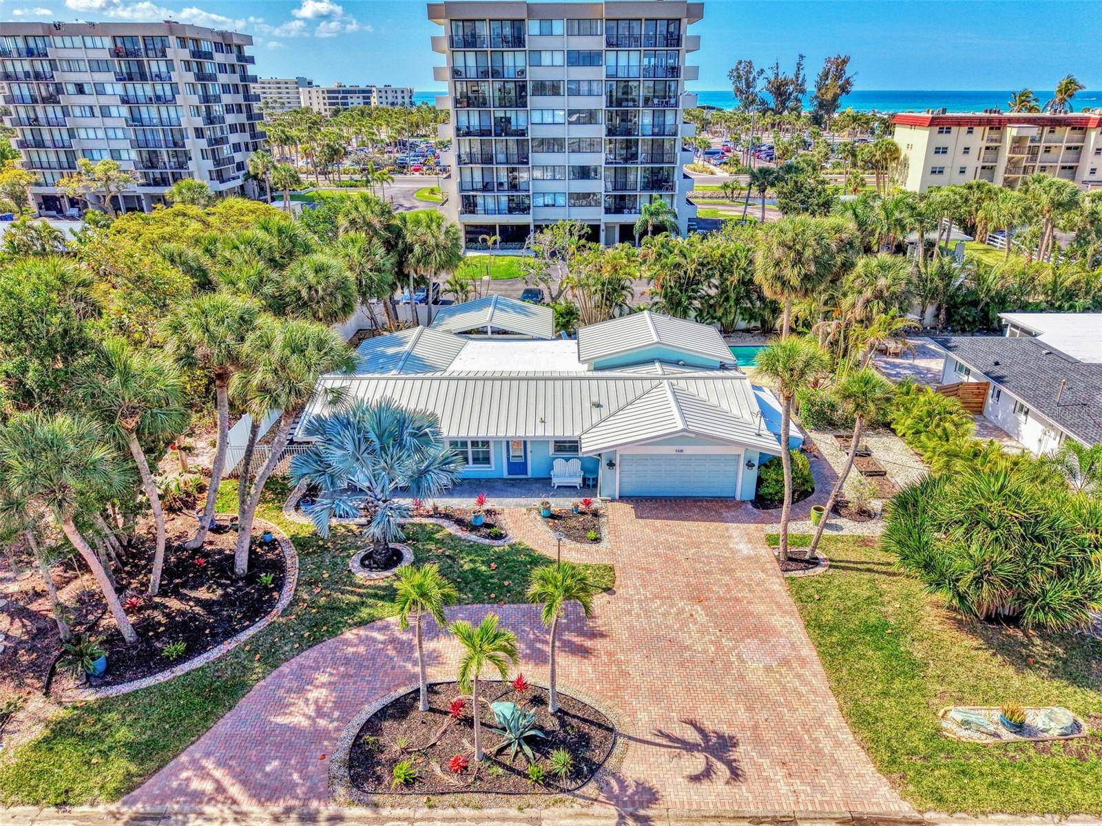 5628 CAPE LEYTE DR, Sarasota, FL 34242