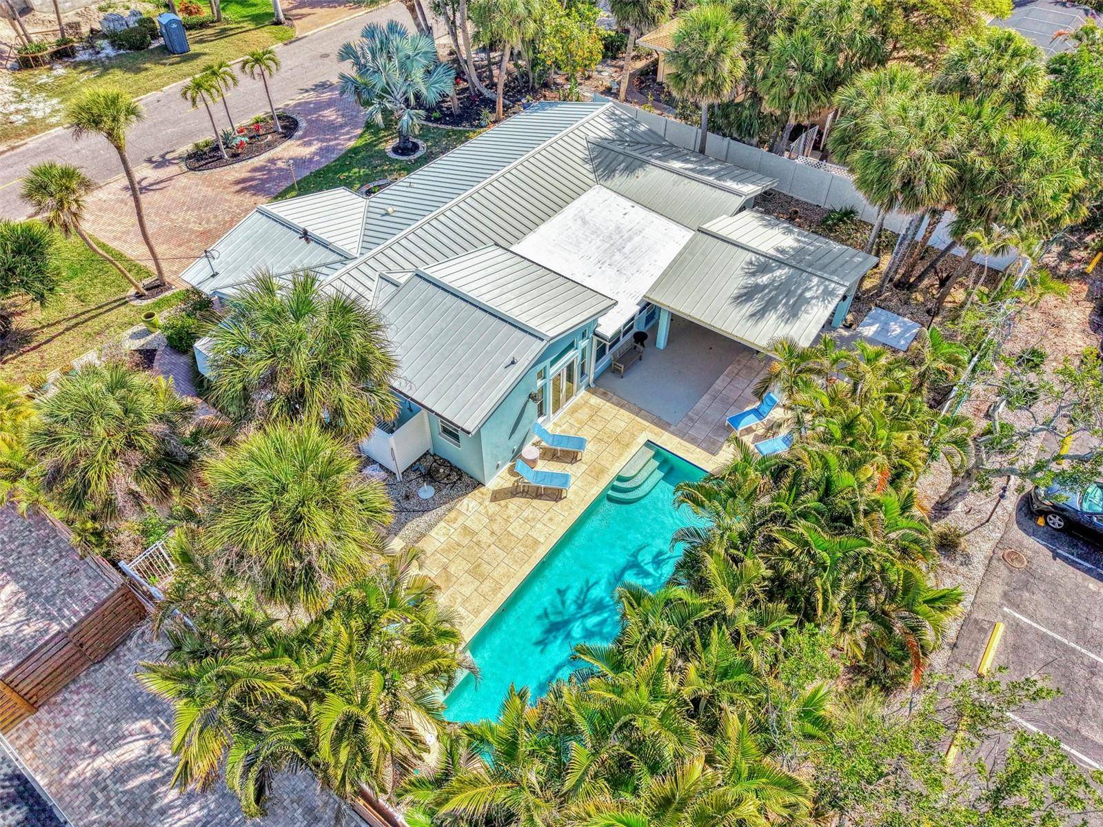5628 CAPE LEYTE DR, Sarasota, FL 34242