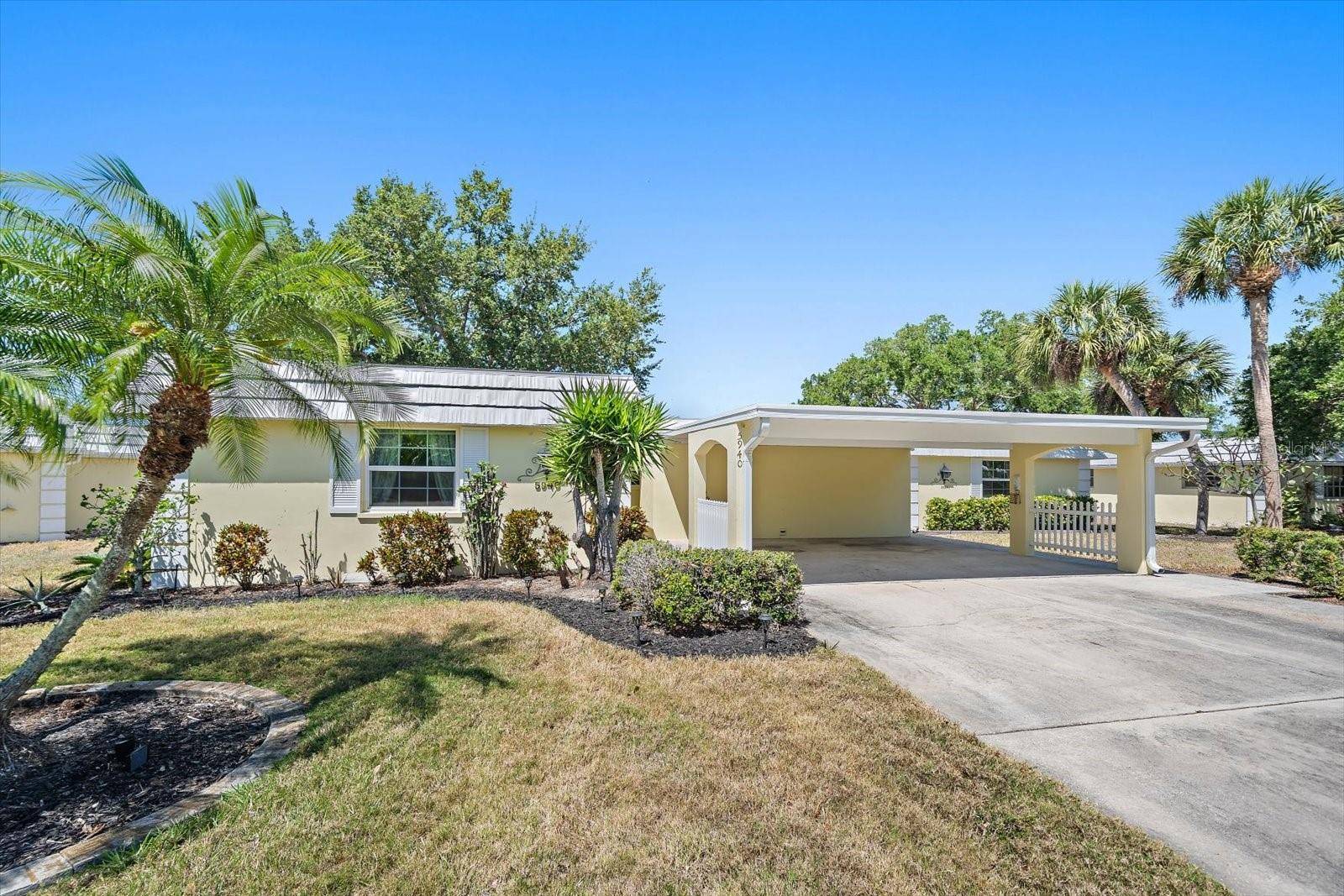 5940 DRIFTWOOD AVE #15, Sarasota, FL 34231