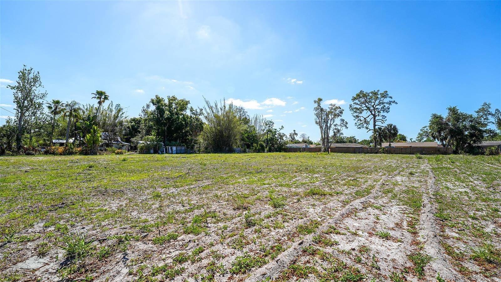 2424 ASHTON RD, Sarasota, FL 34231