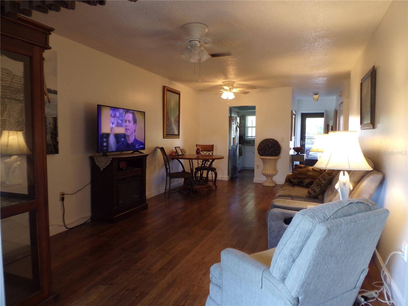 670 PARK CIR, Bradenton, FL 34207