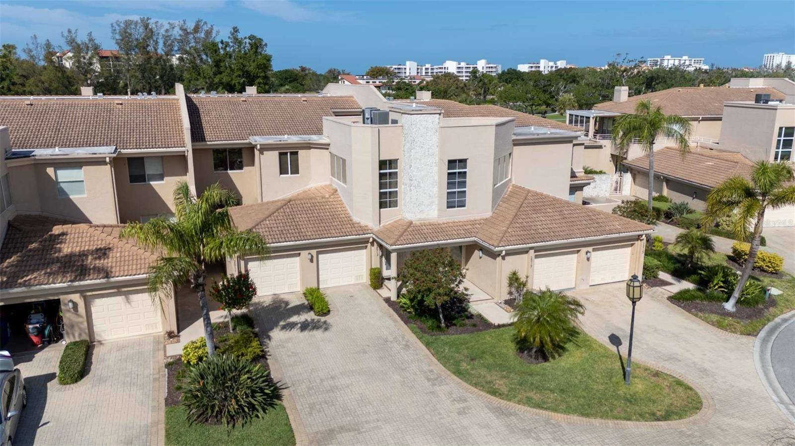 2013 HARBOUR LINKS DR #2013, Longboat Key, FL 34228