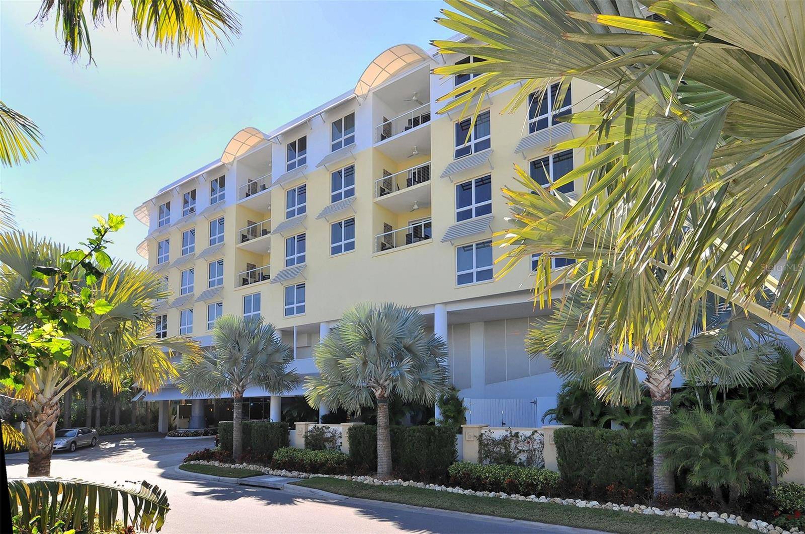 915 SEASIDE DR #312, Weeks 16-17, Sarasota, FL 34242