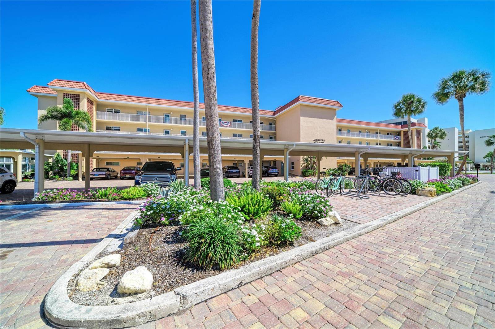 1257 S PORTOFINO DR #104, Sarasota, FL 34242
