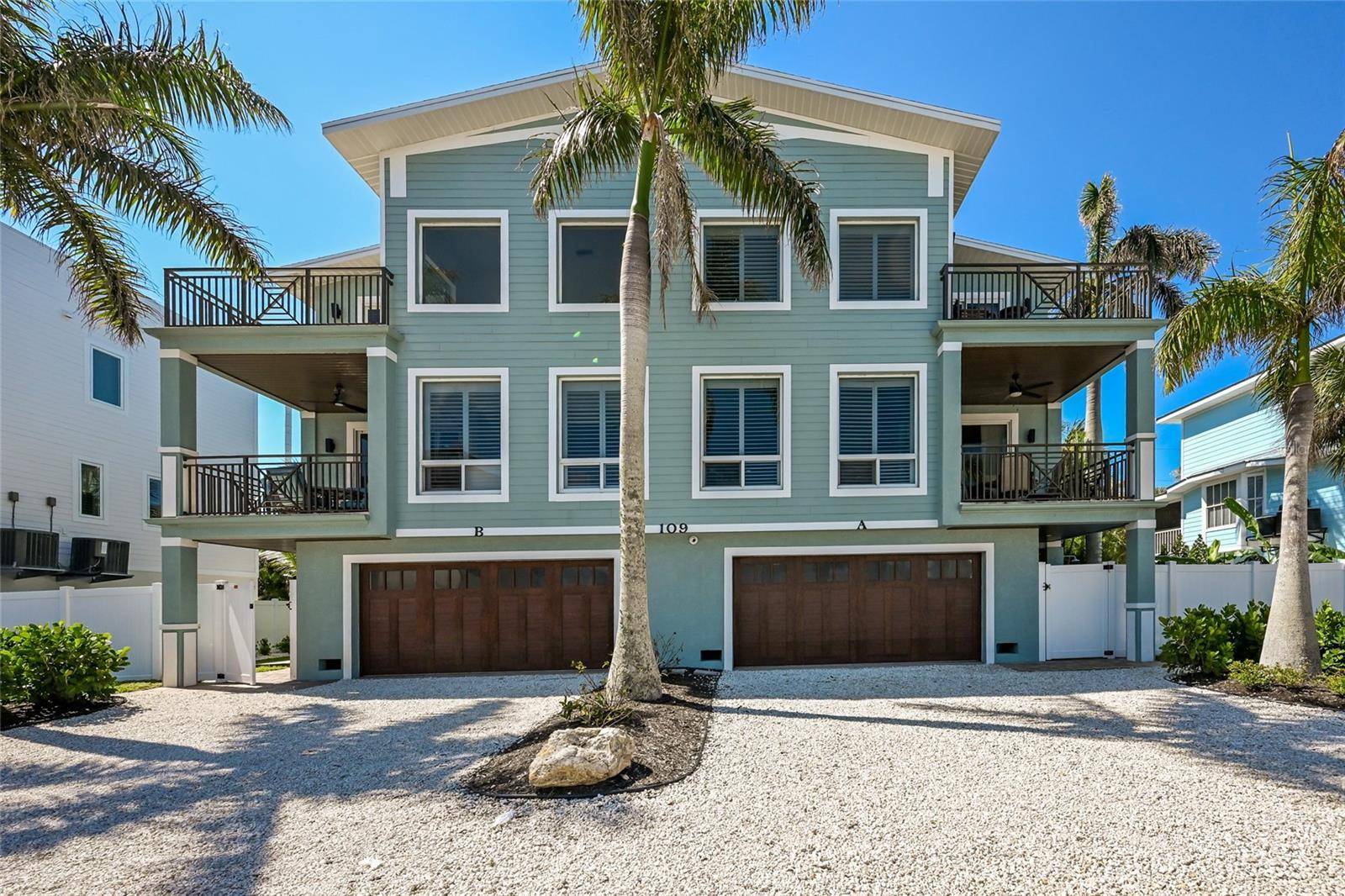 109 6TH ST N #A & B, Bradenton Beach, FL 34217