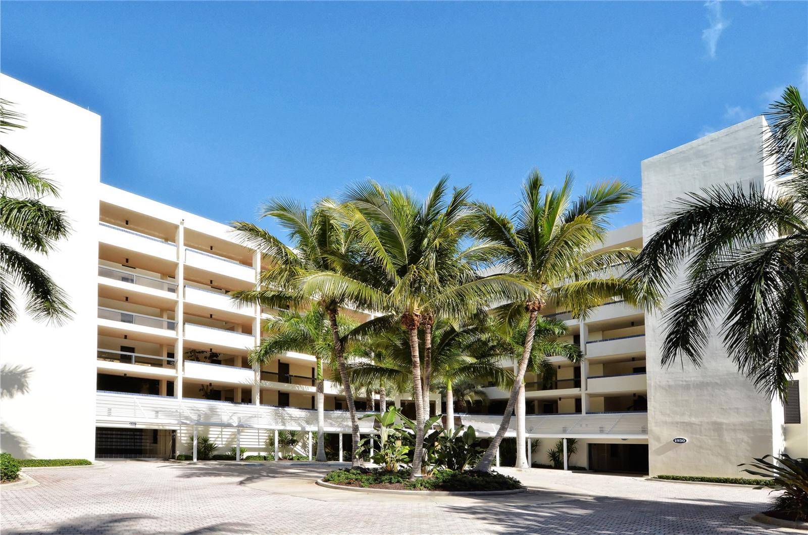 1930 HARBOURSIDE DR #122, Longboat Key, FL 34228