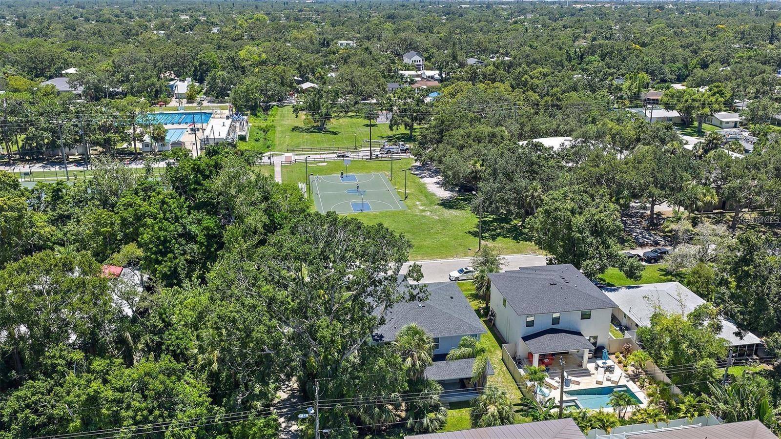 2587 TEMPLE ST, Sarasota, FL 34239