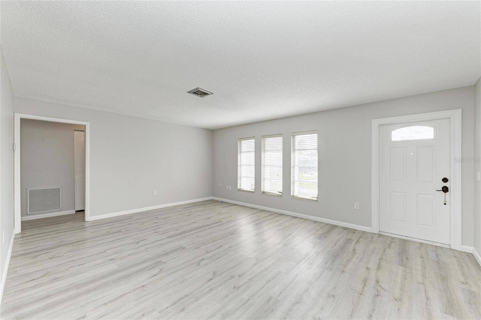 140 CIRCLEWOOD DR #C1-4, Venice, FL 34293