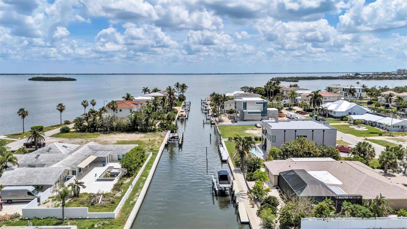 617 ROUNTREE DR, Longboat Key, FL 34228