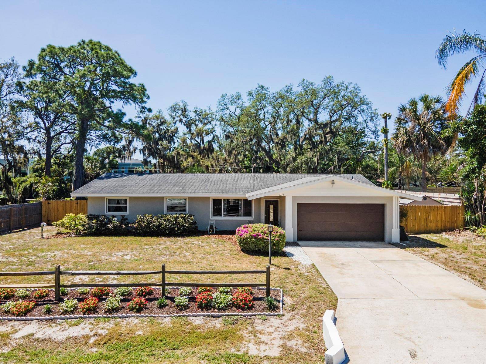 2352 PALM TER, Sarasota, FL 34231