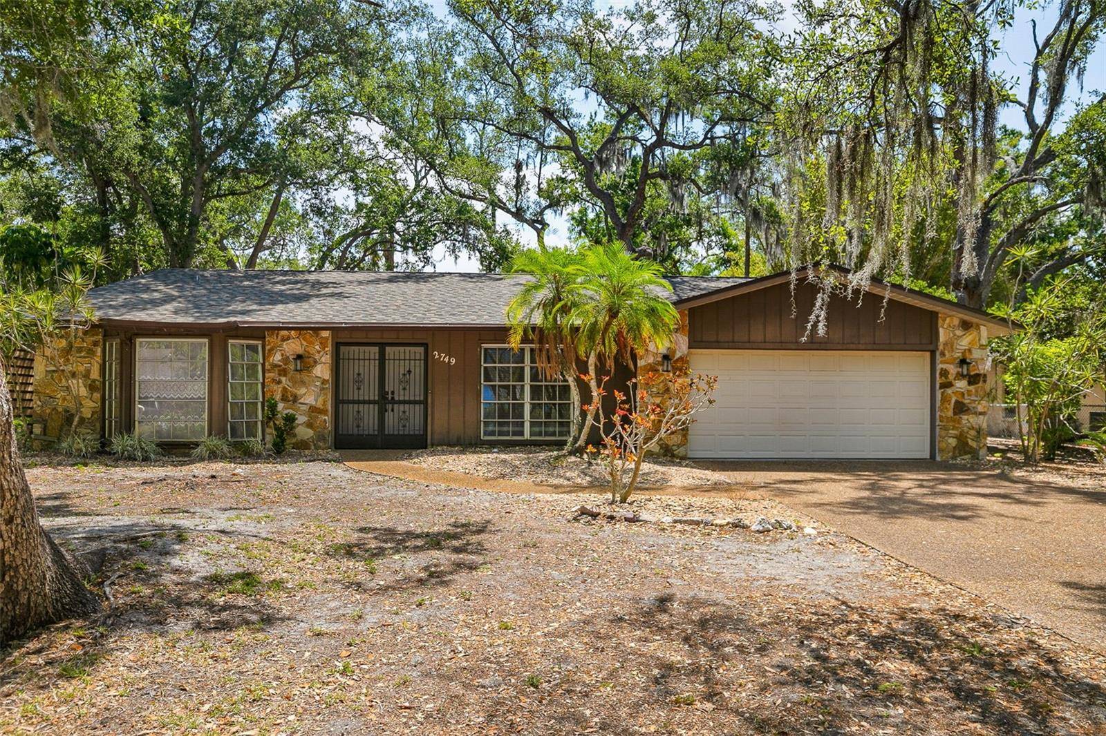 2749 GREENDALE DR, Sarasota, FL 34232