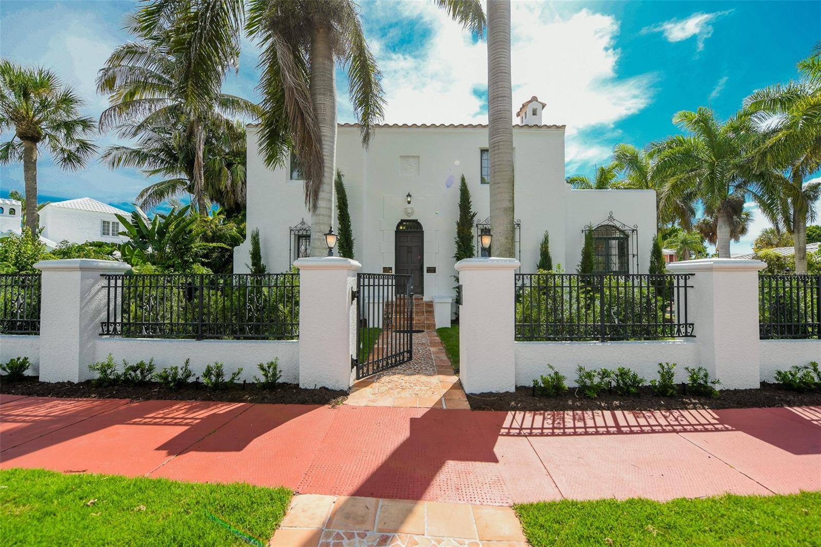 76 S WASHINGTON DR, Sarasota, FL 34236