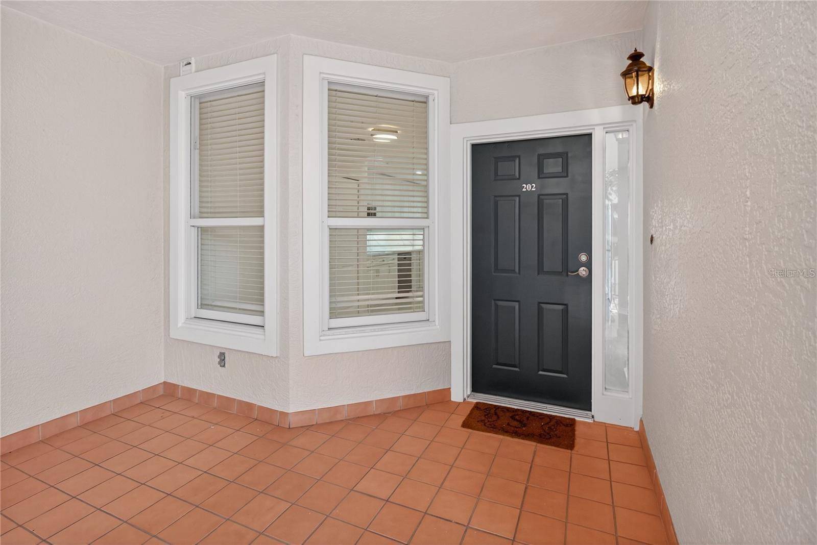 5430 EAGLES POINT CIR #202, Sarasota, FL 34231