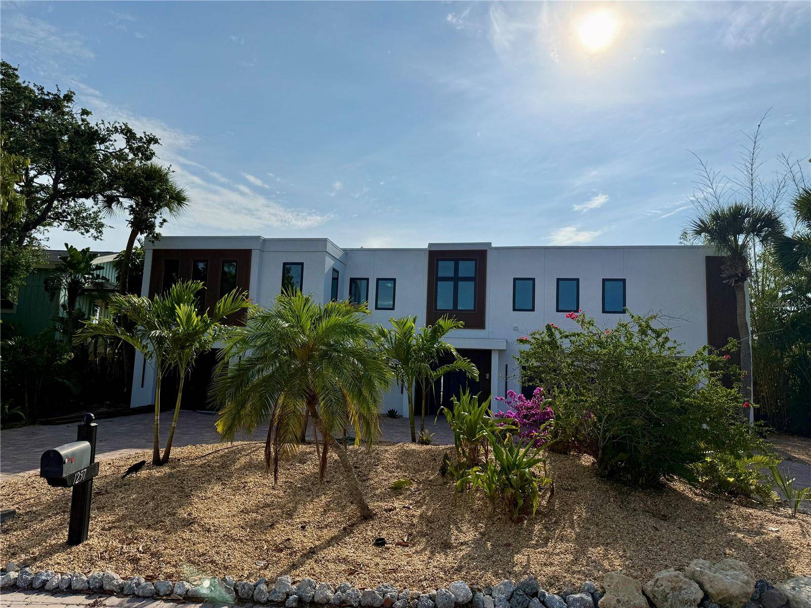 1257 TREE BAY LN, Sarasota, FL 34242
