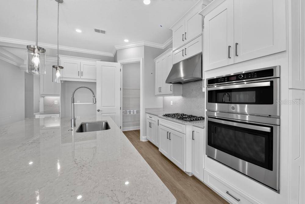 10577 ECLIPSE ST, Sarasota, FL 34241