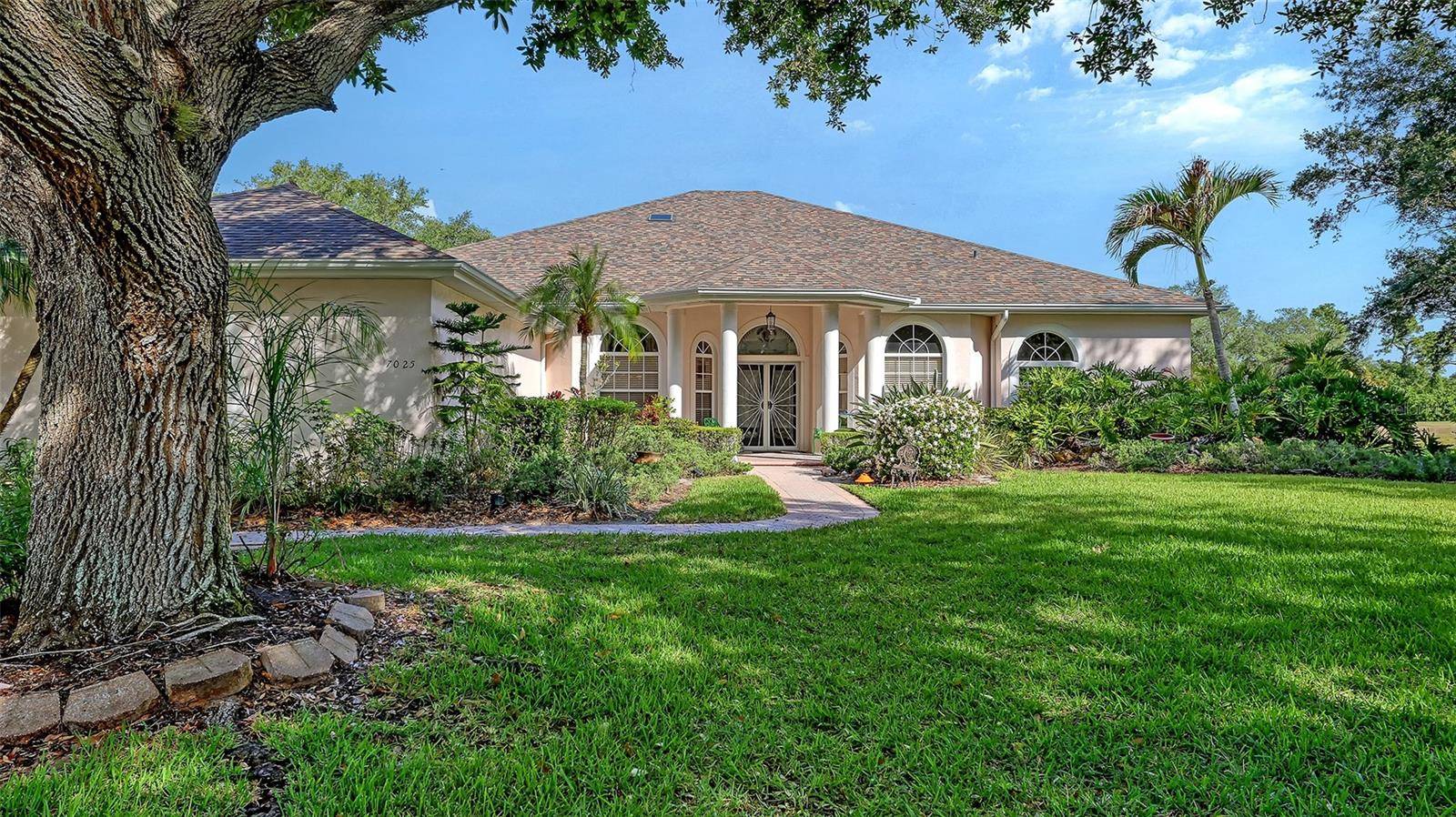 7025 N SERENOA DR, Sarasota, FL 34241