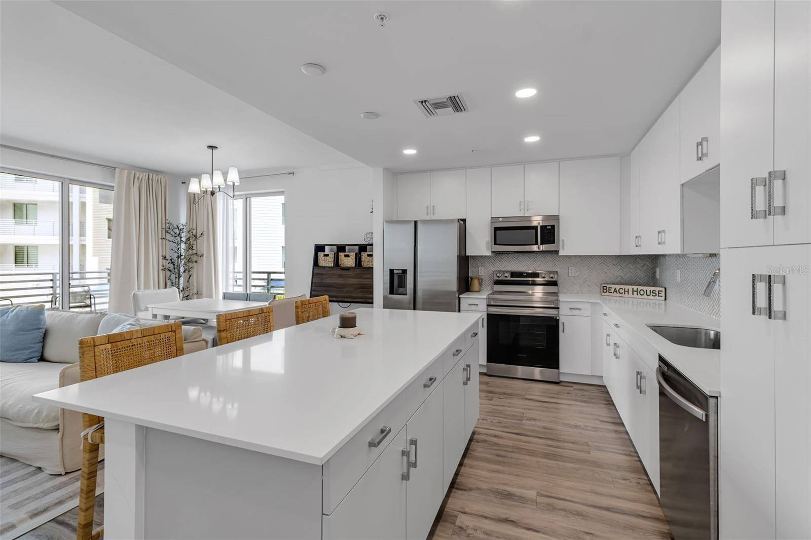 1703 N TAMIAMI TRL #211, Sarasota, FL 34234