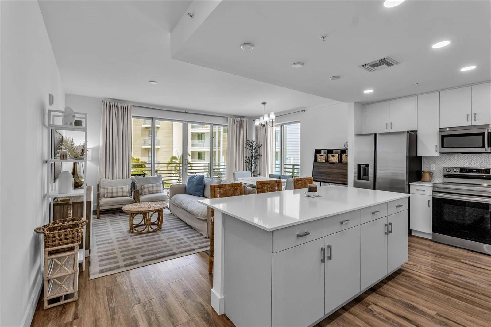 1703 N TAMIAMI TRL #211, Sarasota, FL 34234