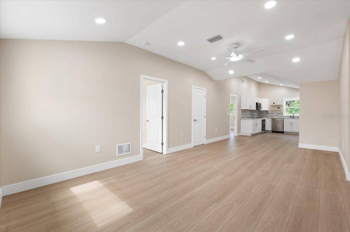 2580 SHAMROCK DR, Venice, FL 34293