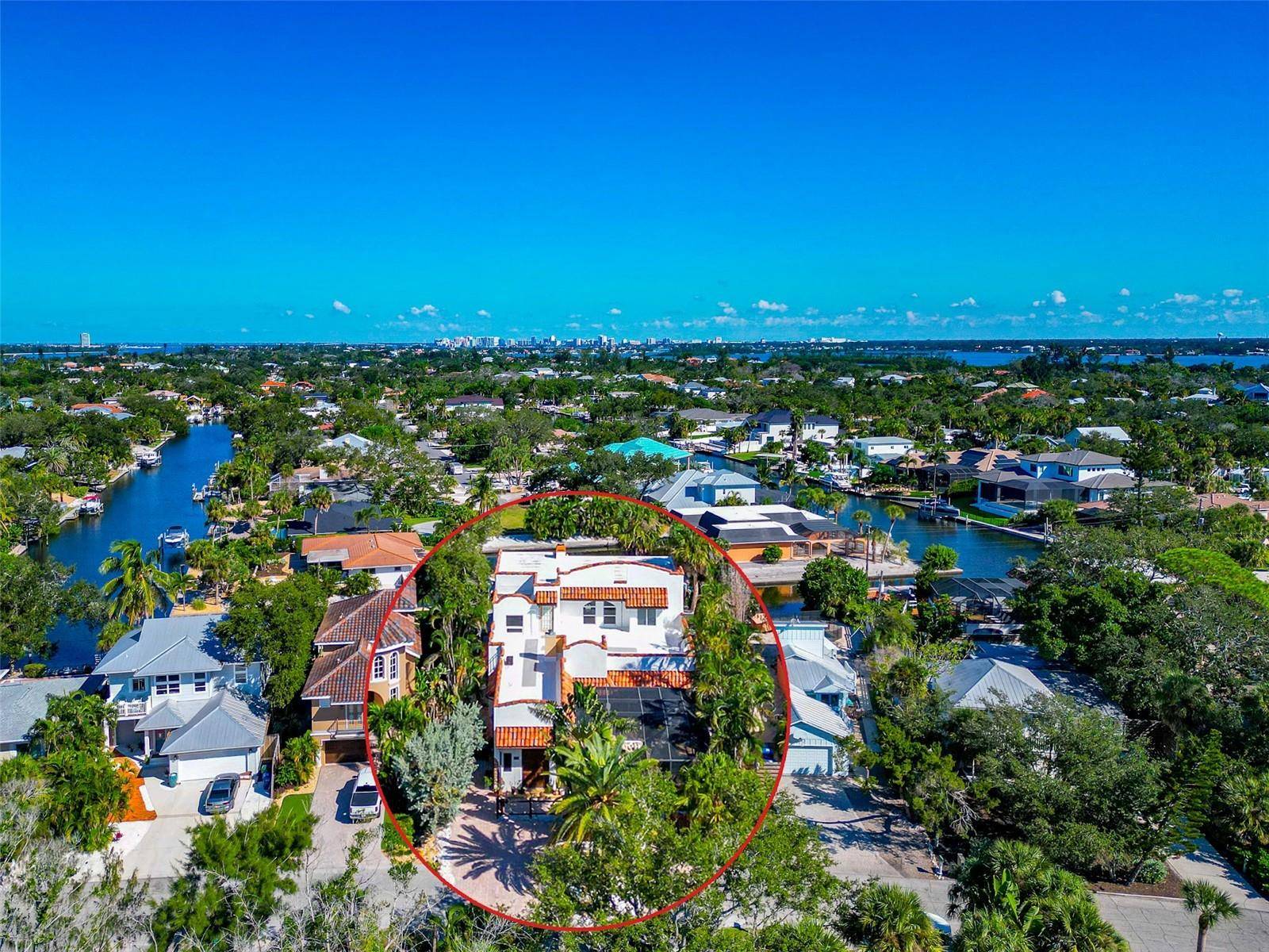 681 AVENIDA DE MAYO, Sarasota, FL 34242
