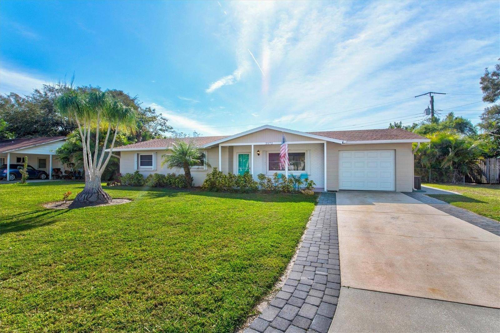 2572 JEFFERSON CIR, Sarasota, FL 34239