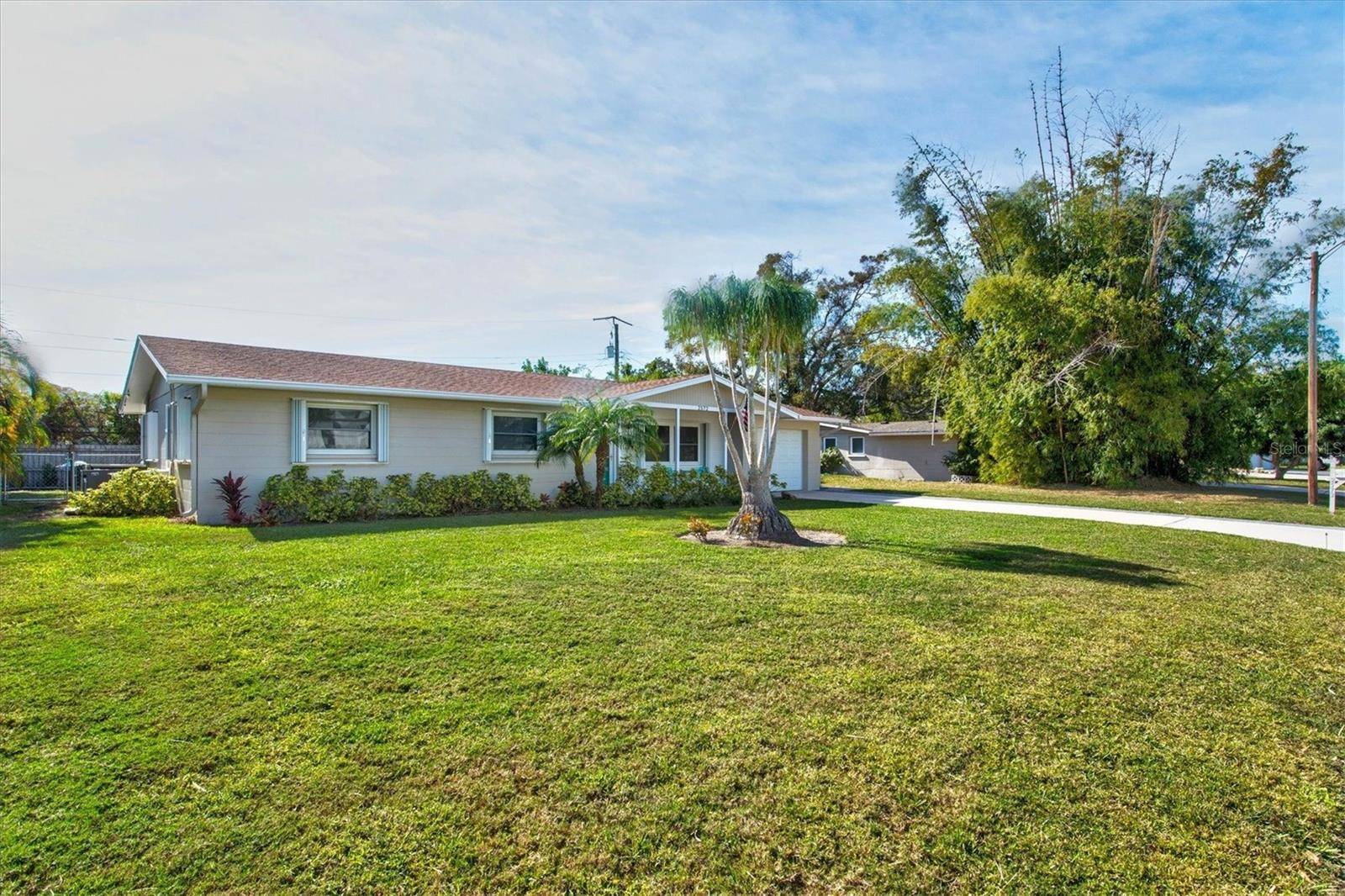 2572 JEFFERSON CIR, Sarasota, FL 34239