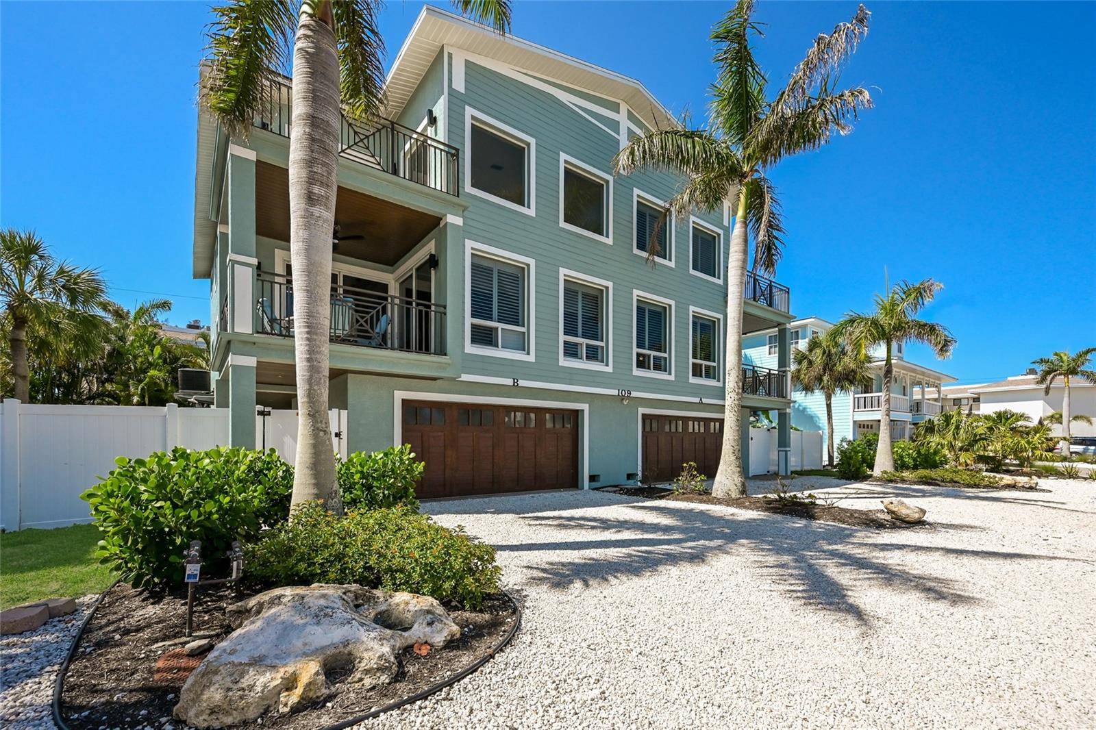 109 6TH ST N #B, Bradenton Beach, FL 34217