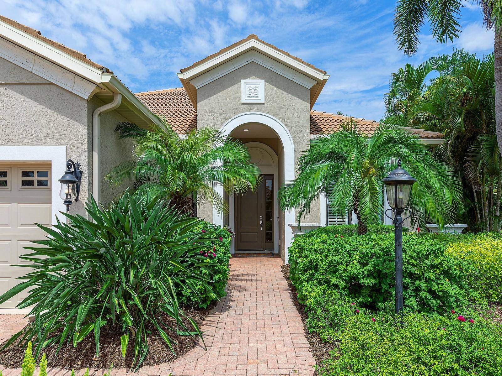 7210 LAKE FOREST GLN, Lakewood Ranch, FL 34202