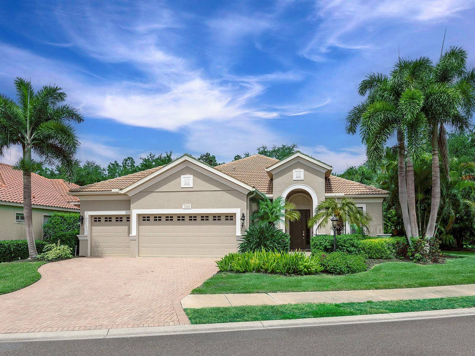 7210 LAKE FOREST GLN, Lakewood Ranch, FL 34202