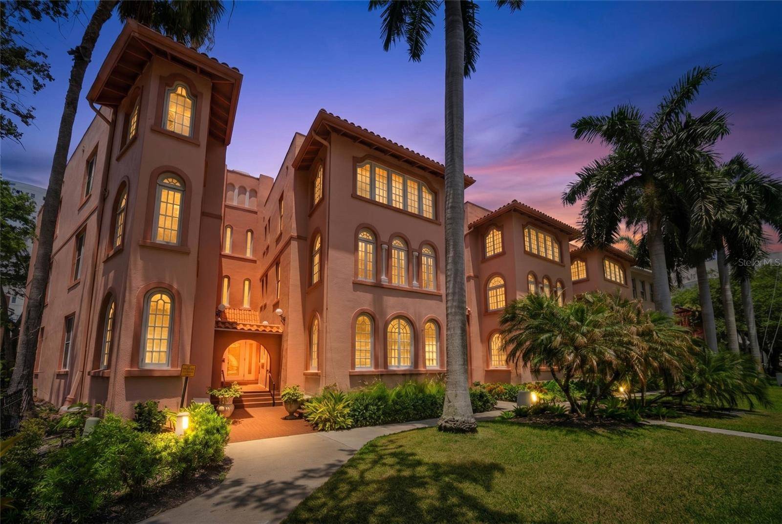 1221 N PALM AVE #202, Sarasota, FL 34236