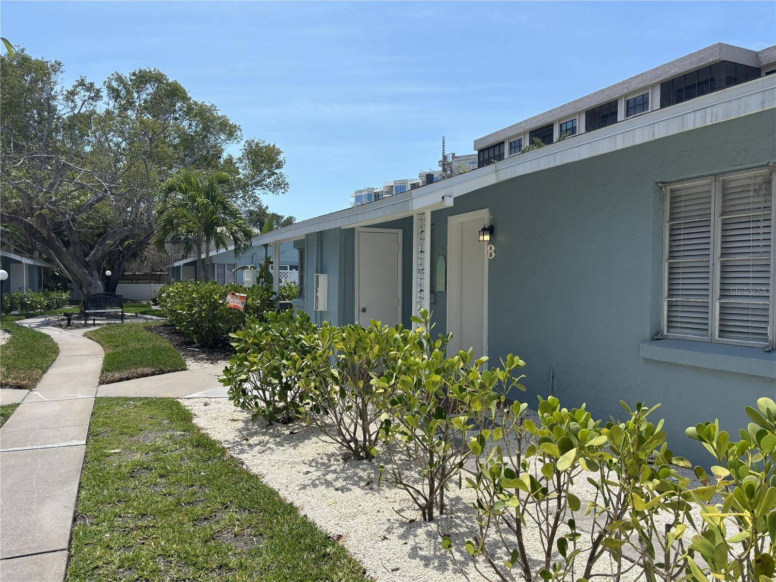 170 ROOSEVELT DR #8, Sarasota, FL 34236