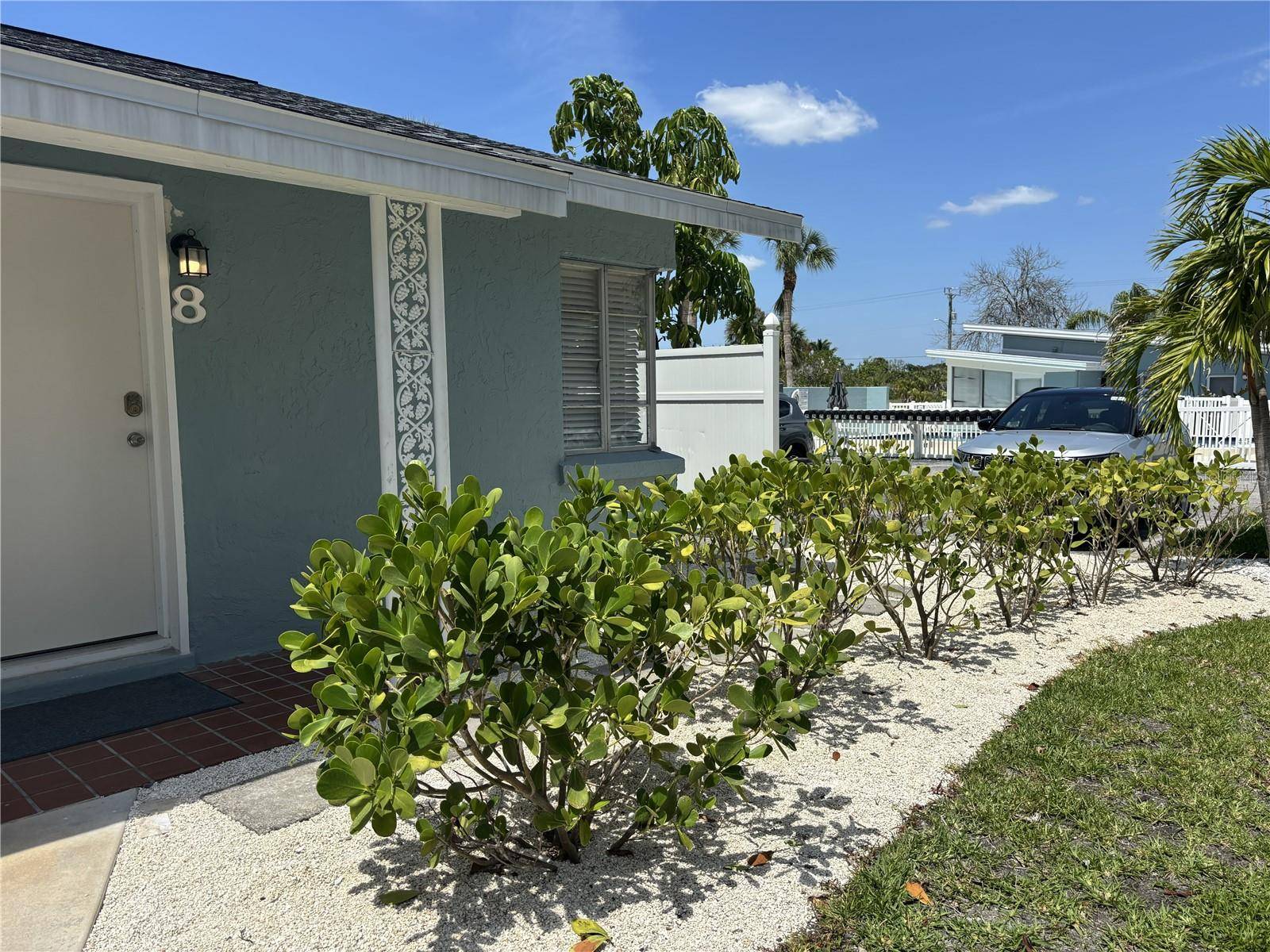 170 ROOSEVELT DR #8, Sarasota, FL 34236
