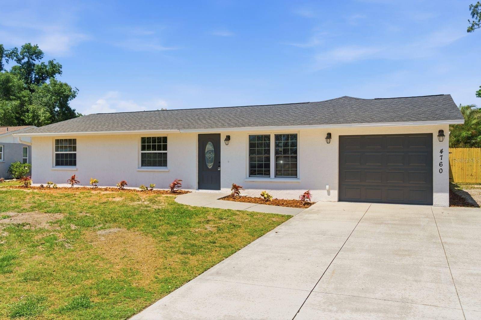 4760 SEVILLE DR, Sarasota, FL 34235