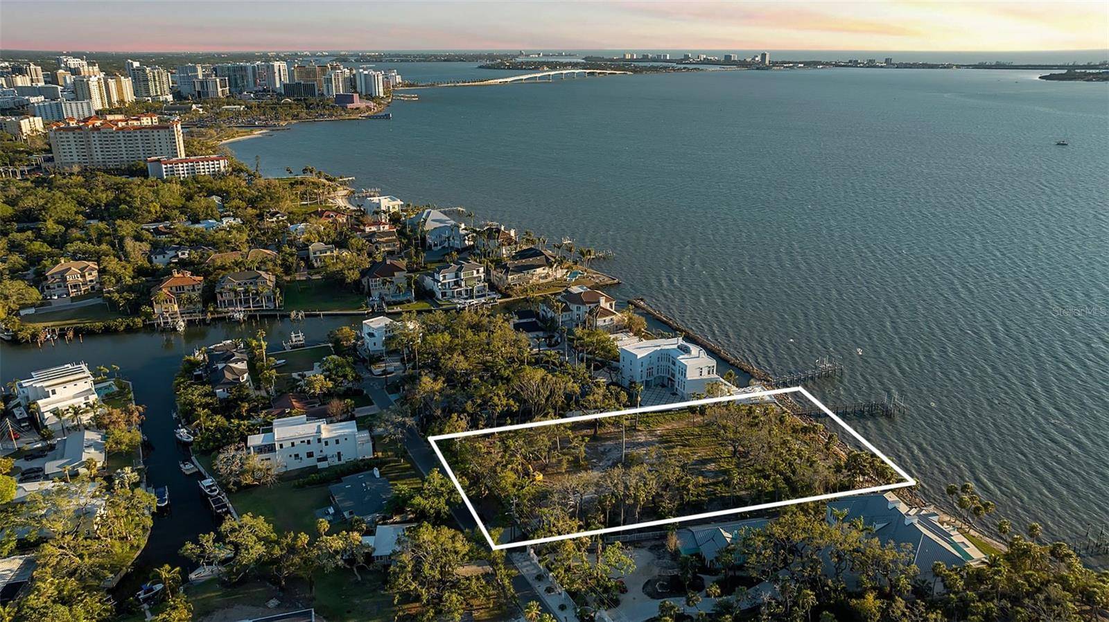 2046 ALAMEDA AVE, Sarasota, FL 34234