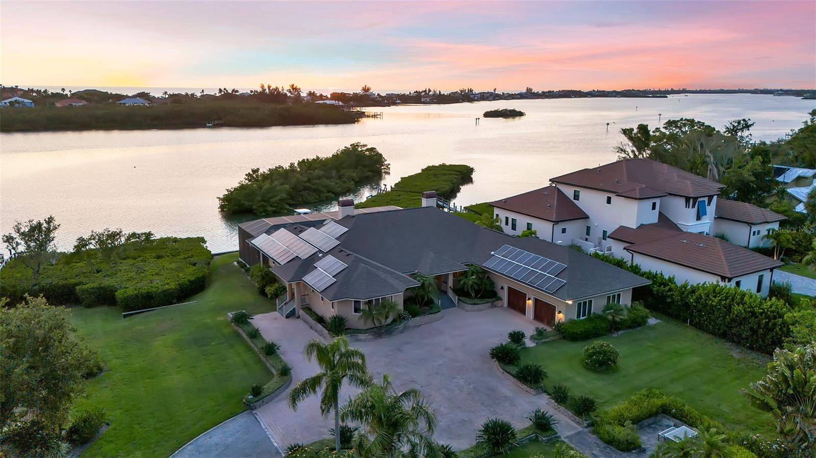 612 LAUREL RD W, Nokomis, FL 34275