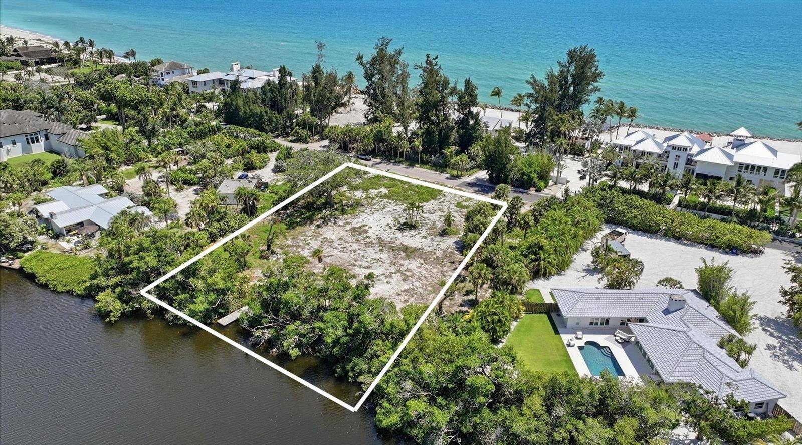7723 SANDERLING RD, Sarasota, FL 34242