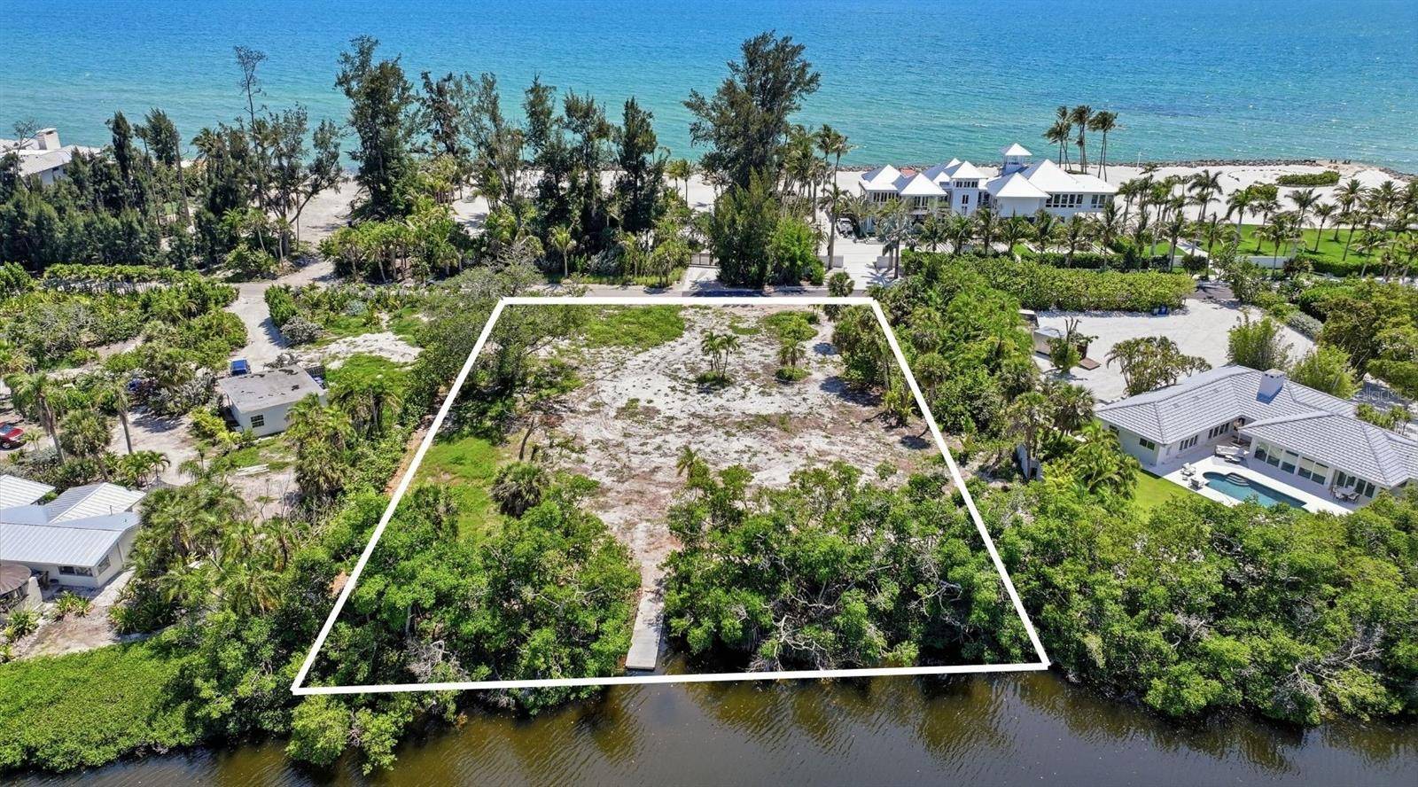 7723 SANDERLING RD, Sarasota, FL 34242