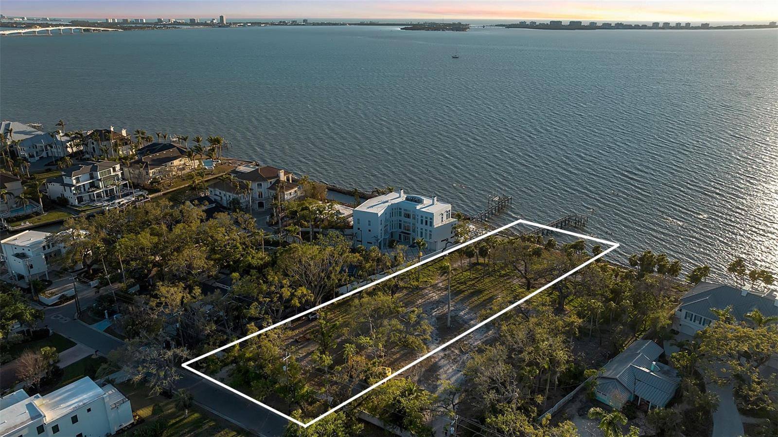 2043 ALAMEDA AVE, Sarasota, FL 34234
