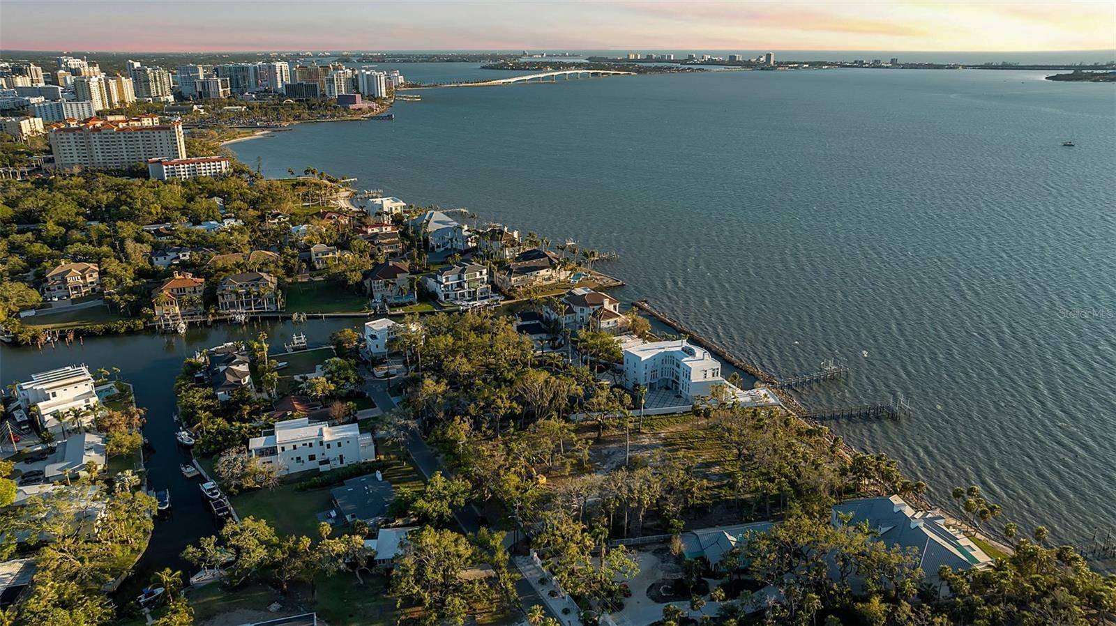2043 ALAMEDA AVE, Sarasota, FL 34234