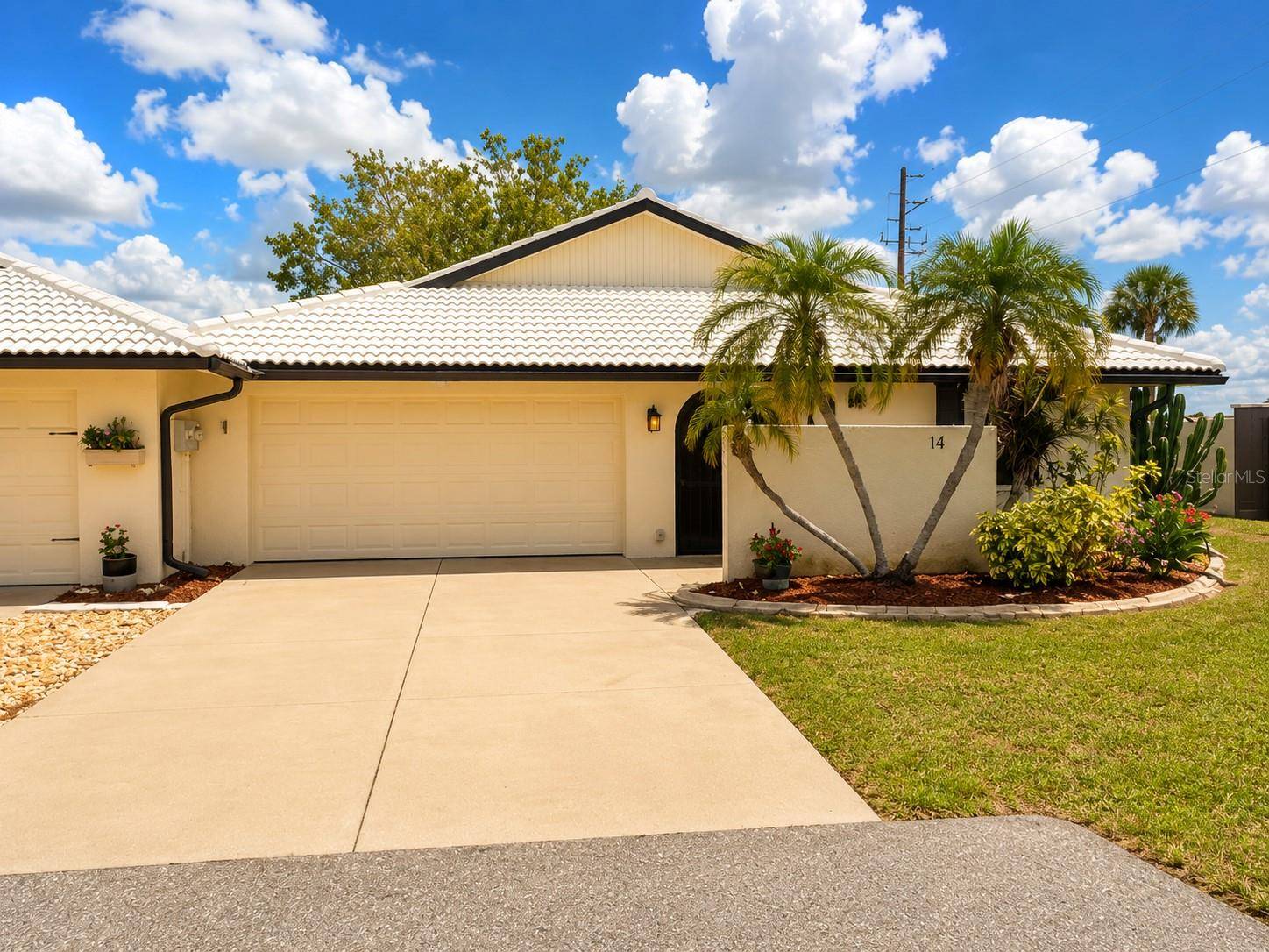 14 IDLE SANDS DR, Venice, FL 34293