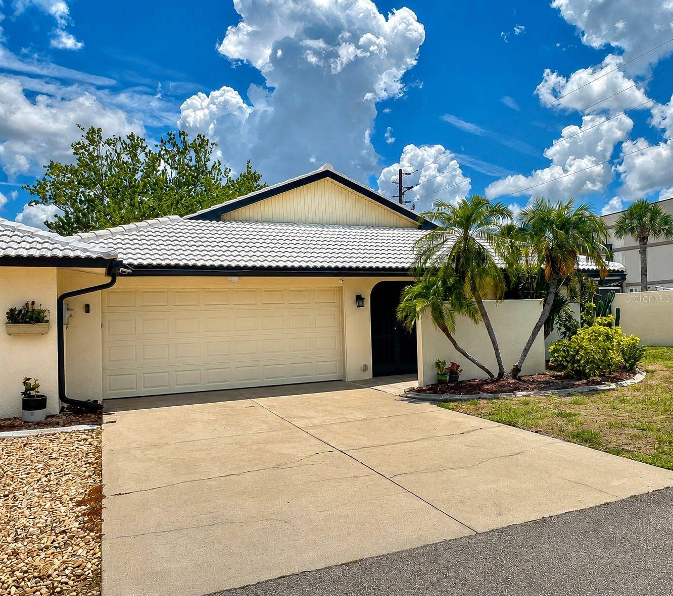 14 IDLE SANDS DR, Venice, FL 34293