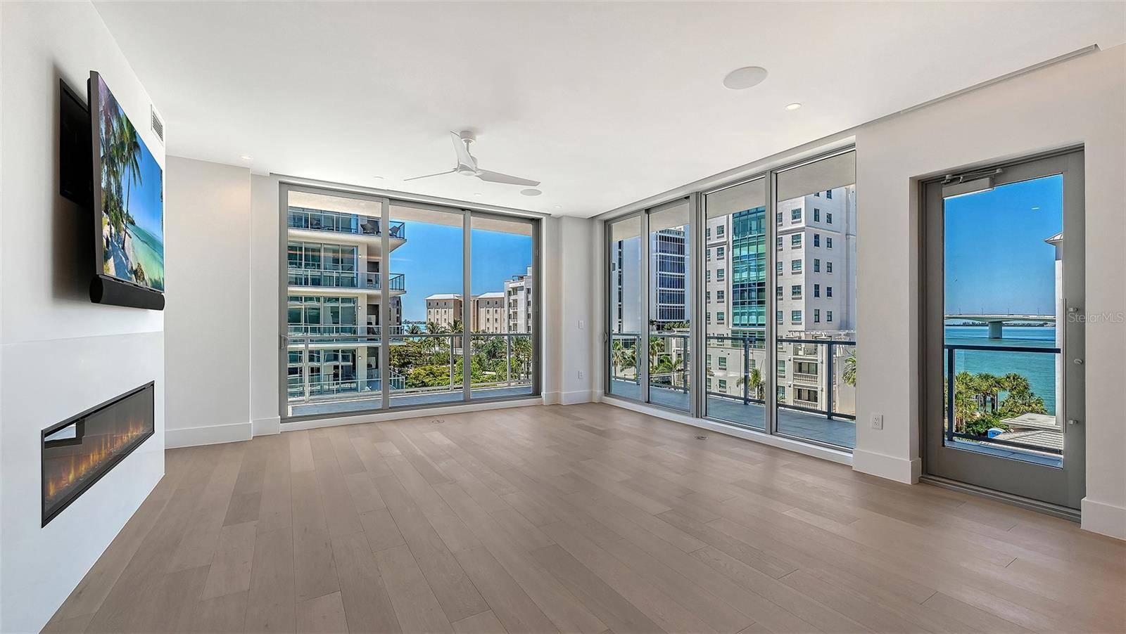 253 GOLDEN GATE PT #401, Sarasota, FL 34236