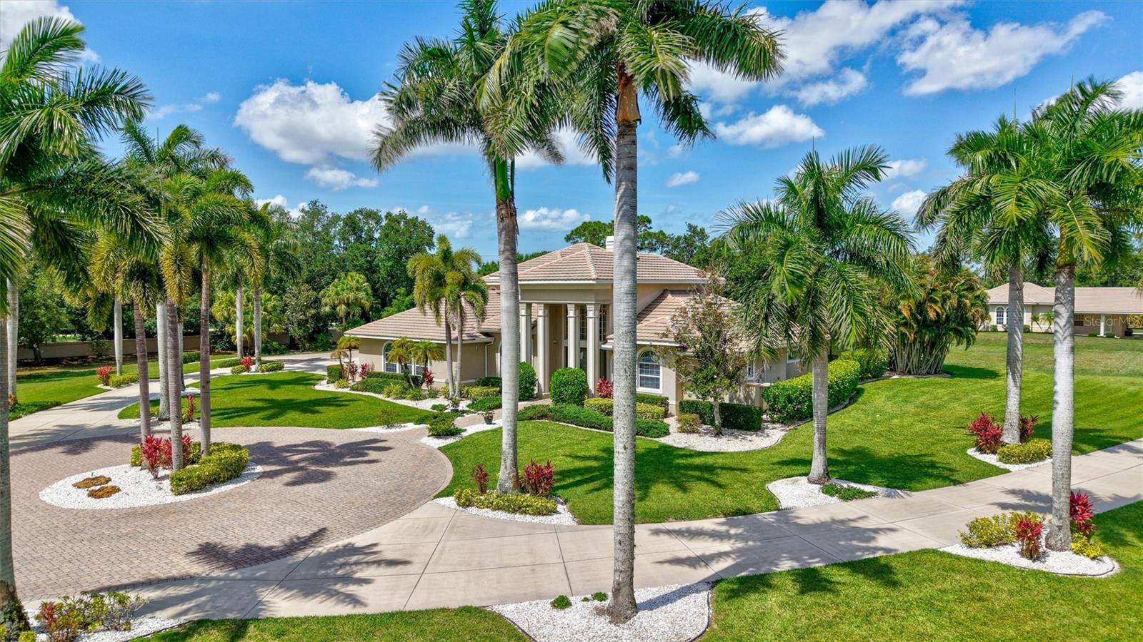 1045 FOX CREEK DR, Sarasota, FL 34240