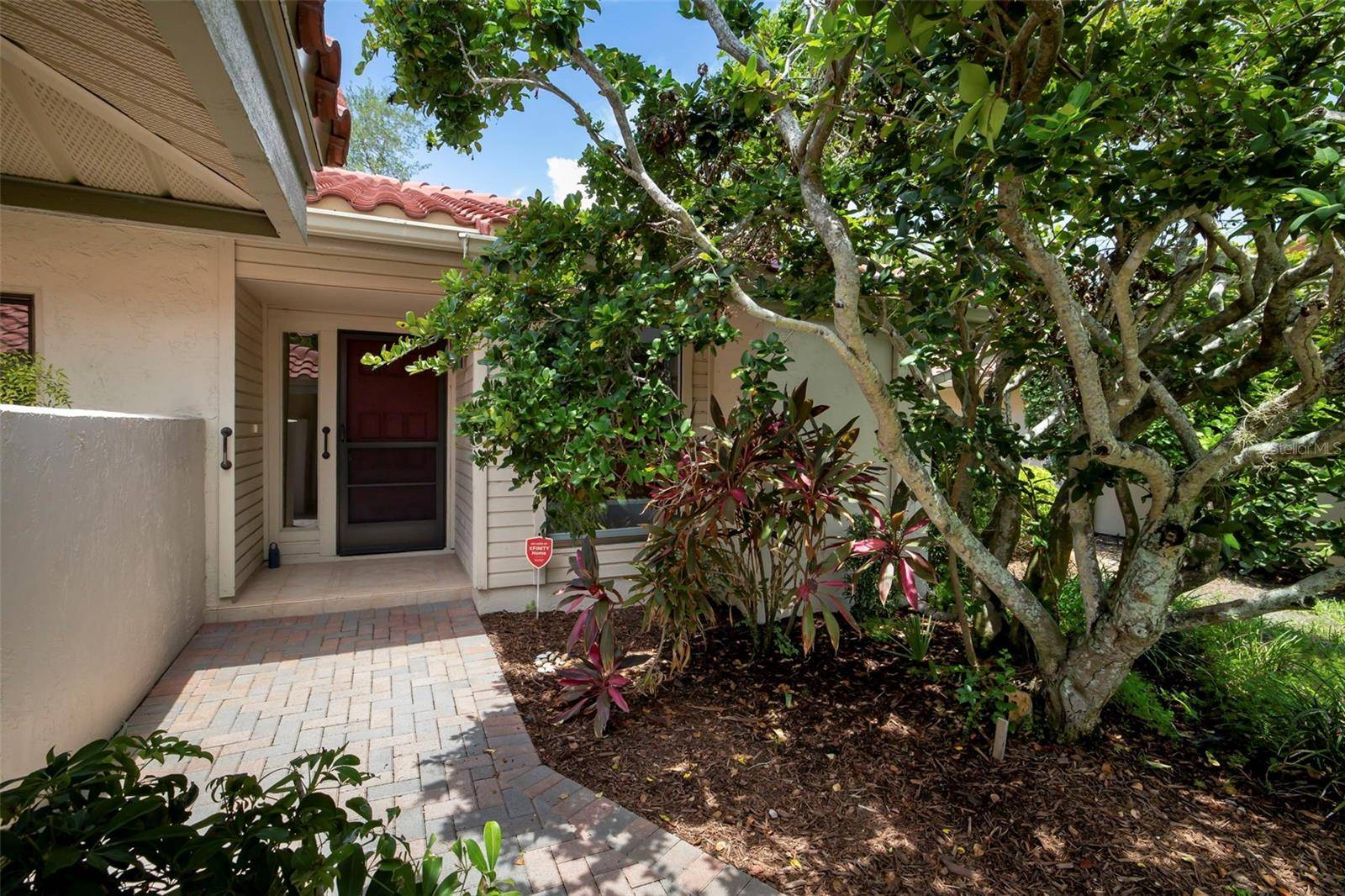 4820 KESTRAL PARK CIR #18, Sarasota, FL 34231
